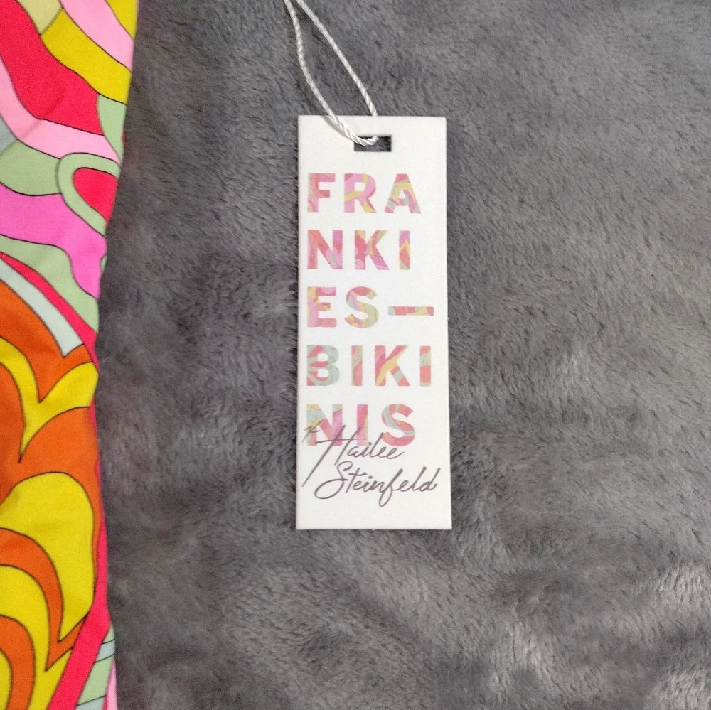 Frankie’s Bikinis x Hailee Steinfeld Strapless Peace Tube Top Far Out Floral XL